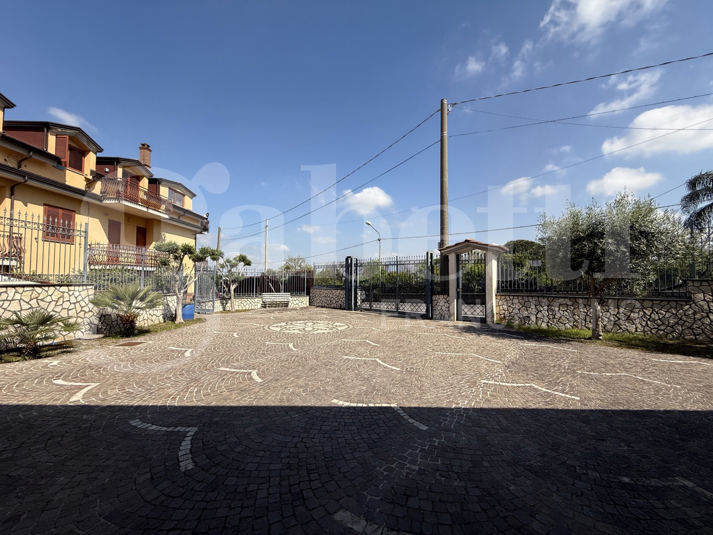 Negozio in affitto a Sant'Egidio del Monte Albino