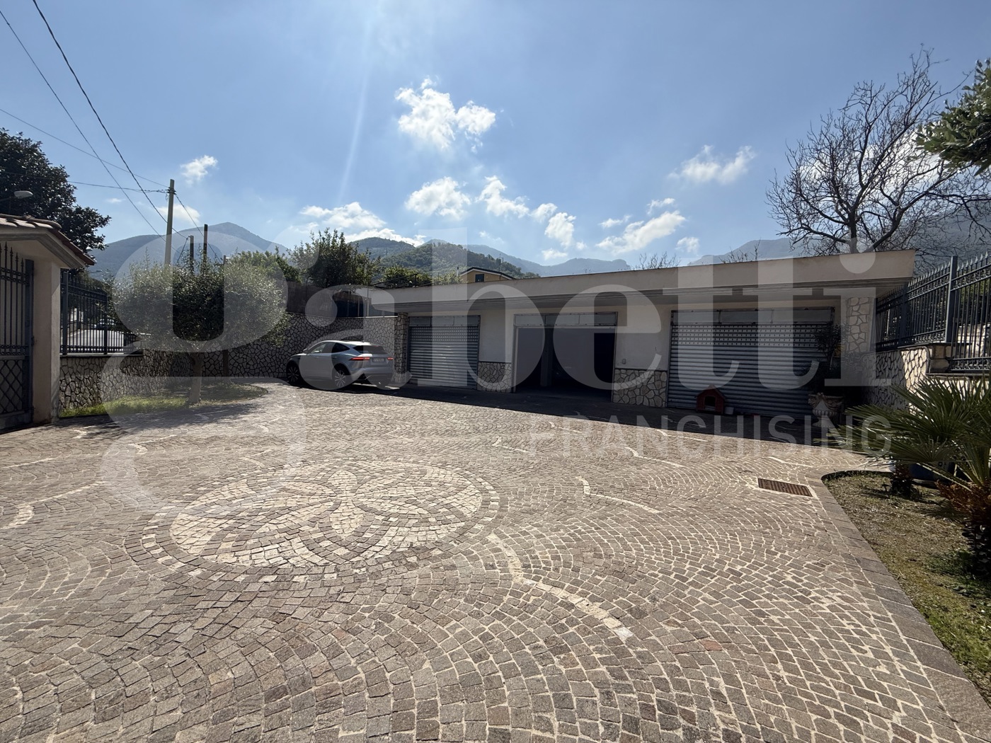 Negozio in affitto a Sant'Egidio del Monte Albino