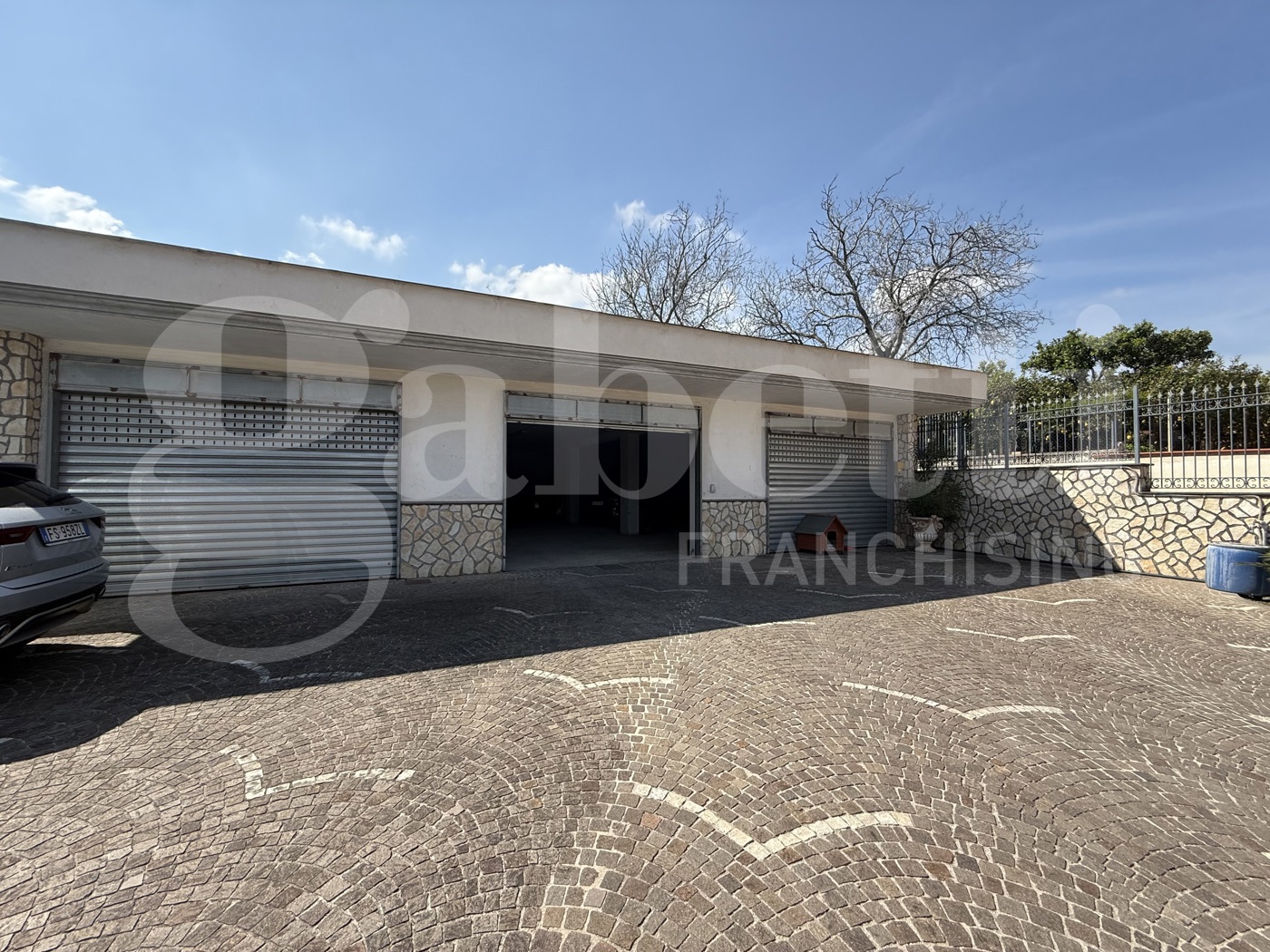 Negozio in affitto a Sant'Egidio del Monte Albino