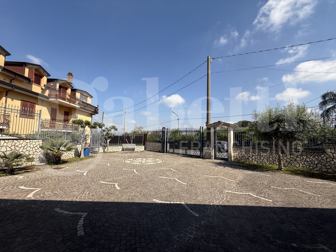 Negozio in affitto a Sant'Egidio del Monte Albino