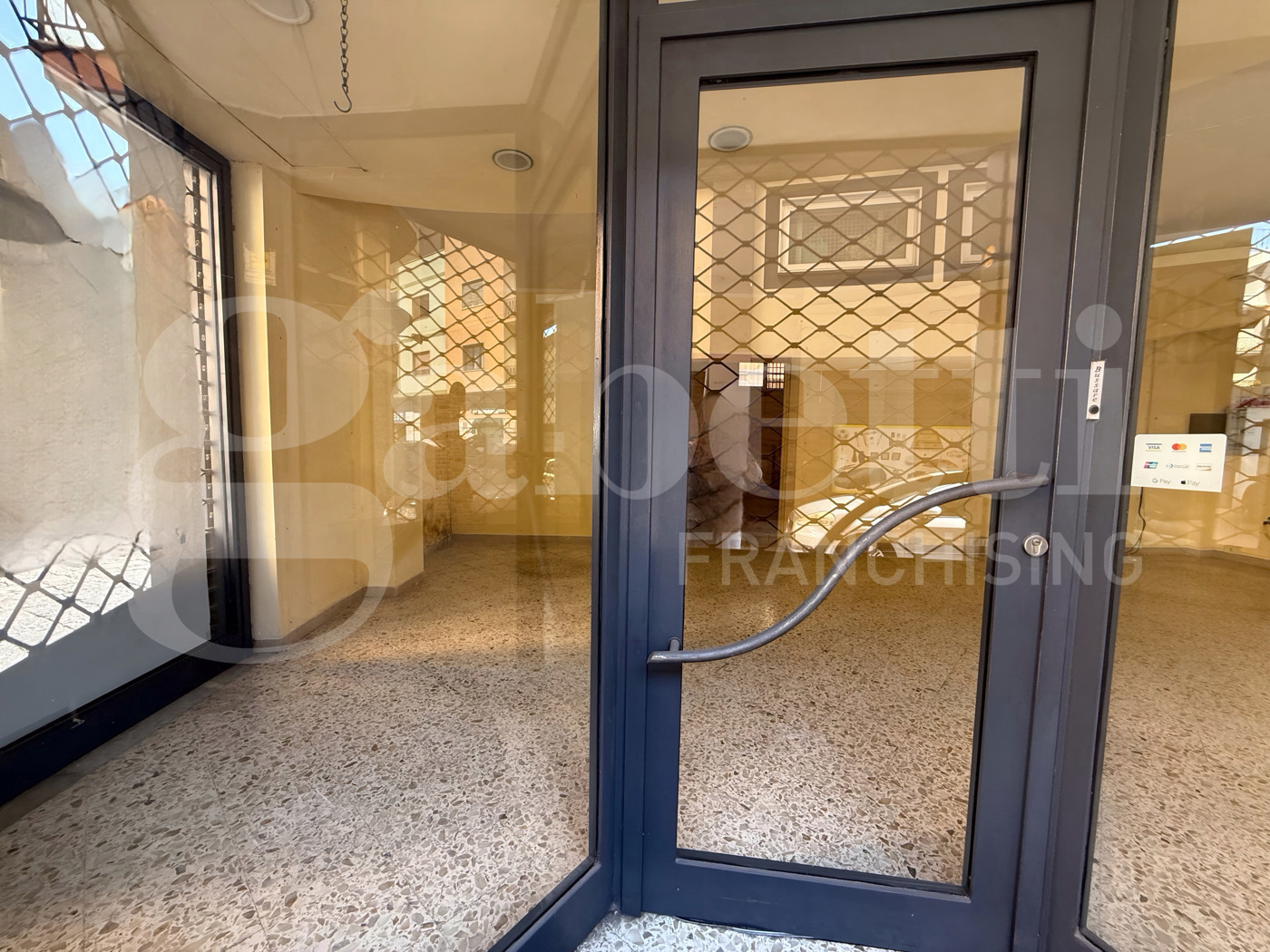 Negozio in affitto a Angri