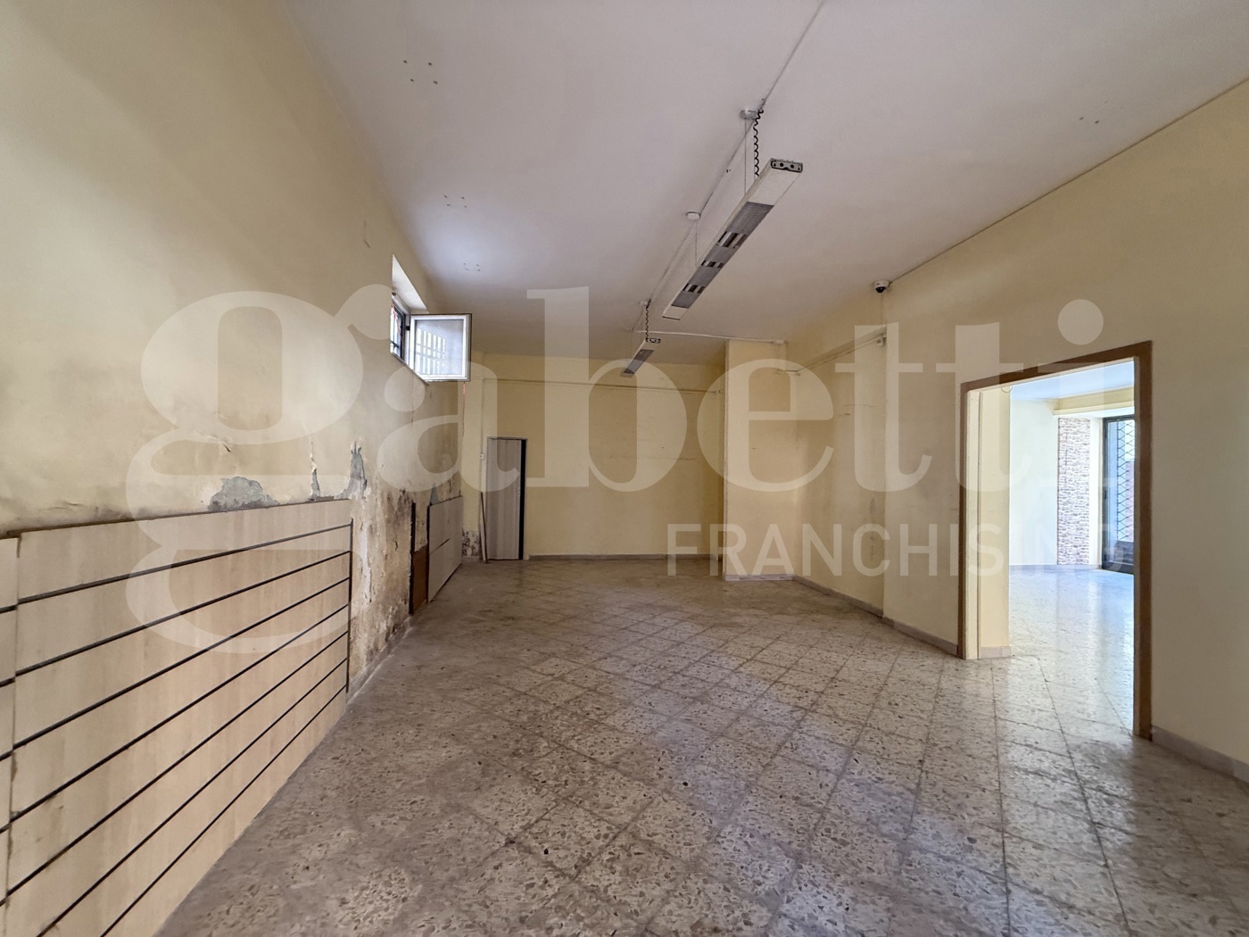 Negozio in affitto a Angri