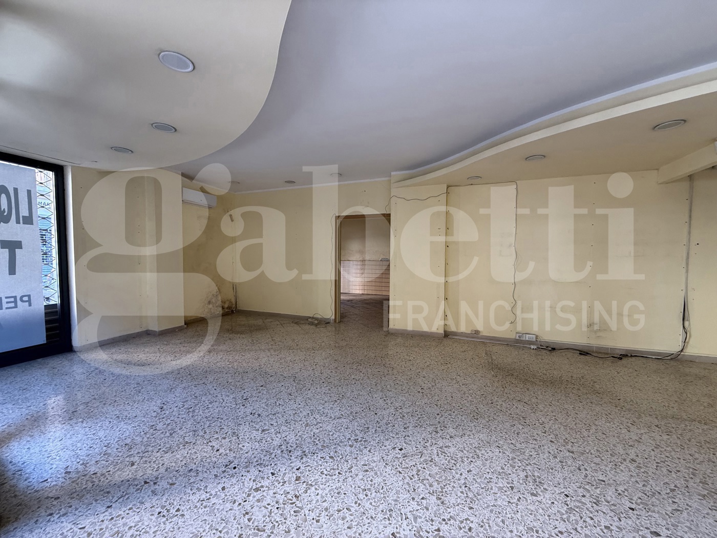 Negozio in affitto a Angri