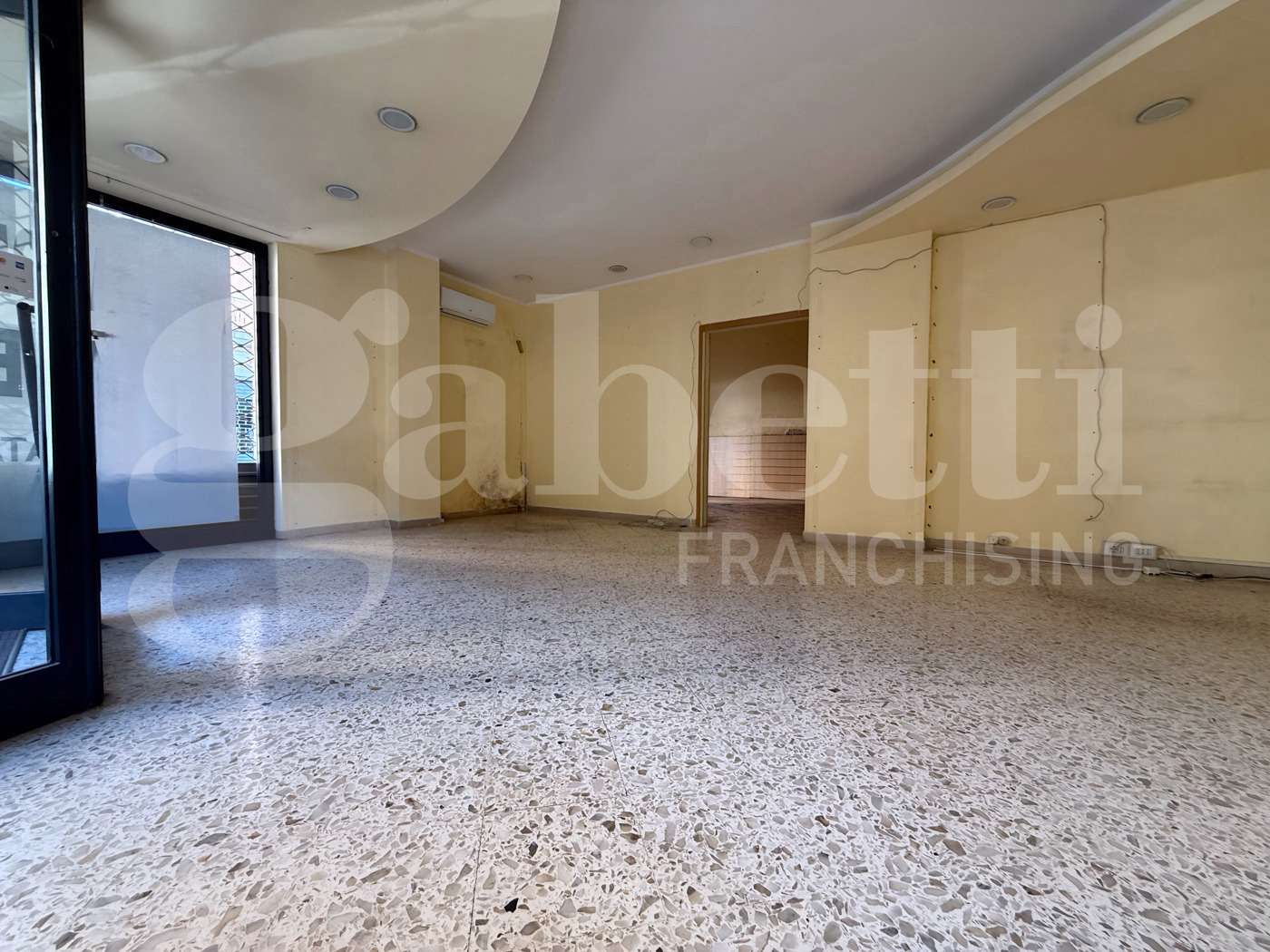 Negozio in affitto a Angri