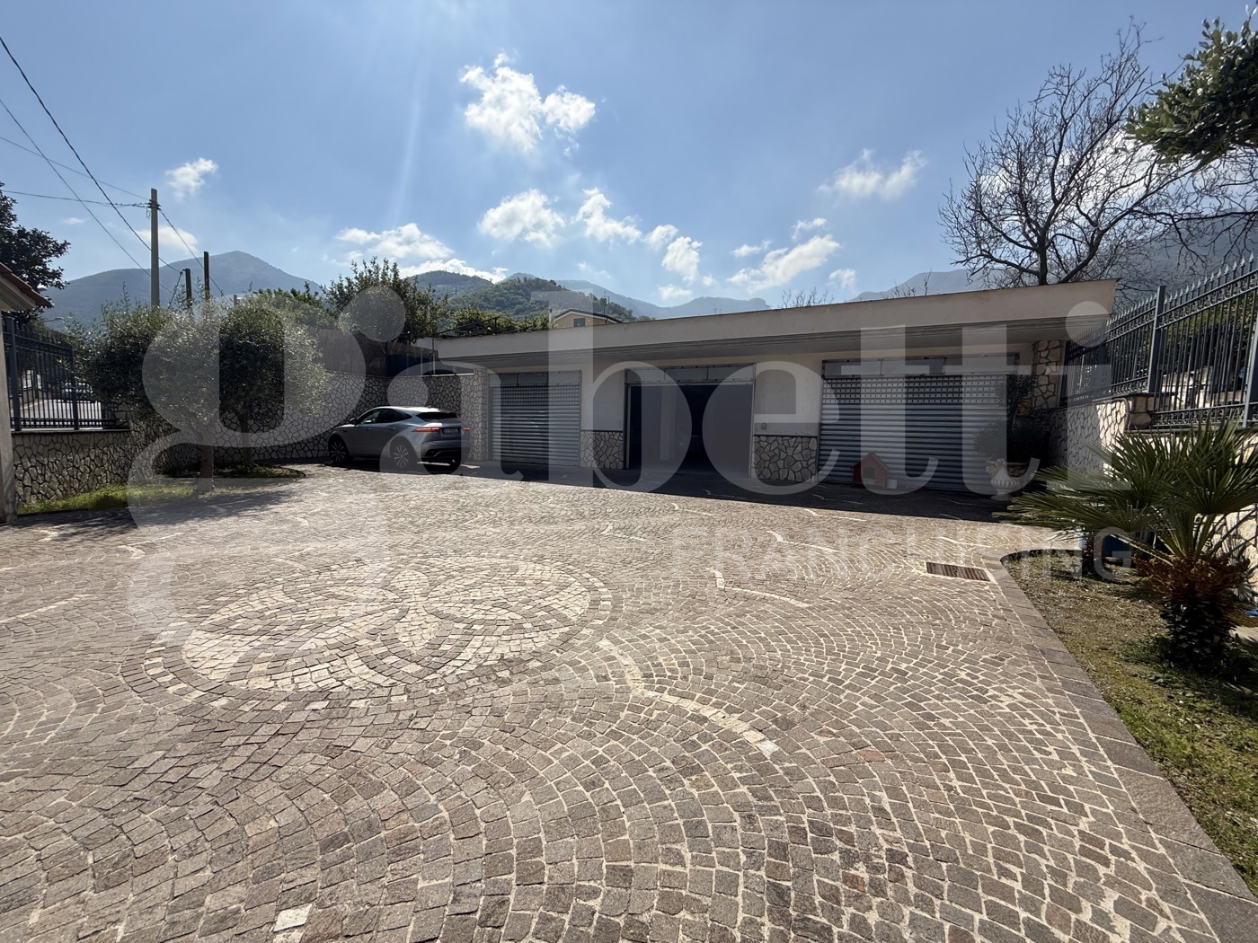 Negozio in affitto a Sant'Egidio del Monte Albino