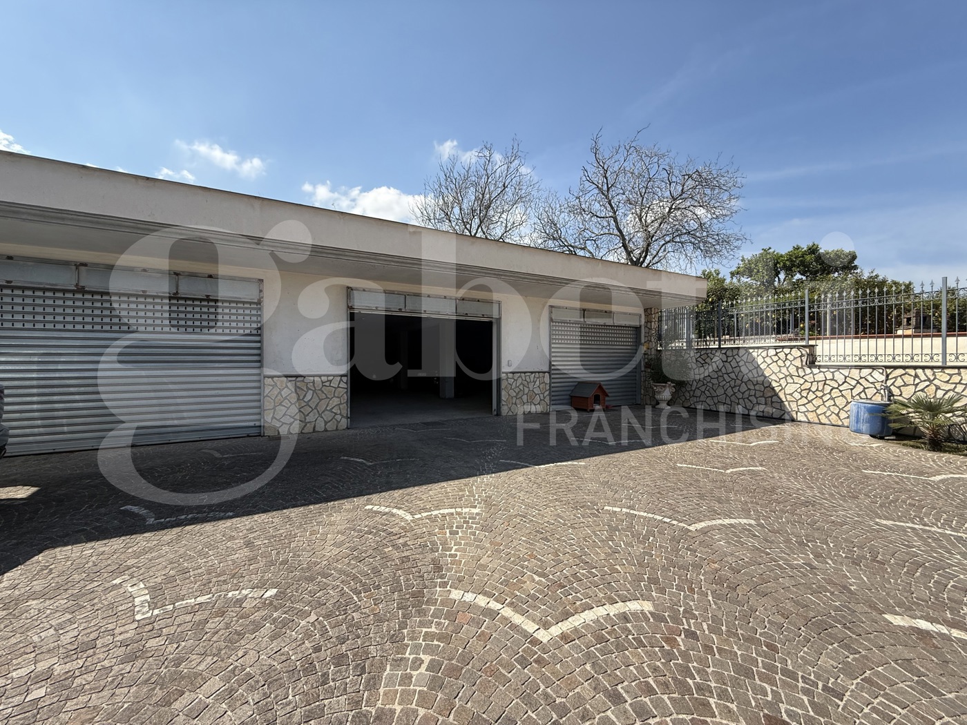 Negozio in affitto a Sant'Egidio del Monte Albino