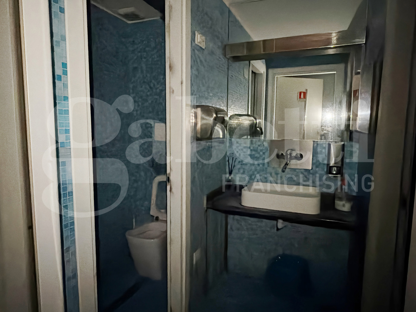 Negozio in affitto a Angri