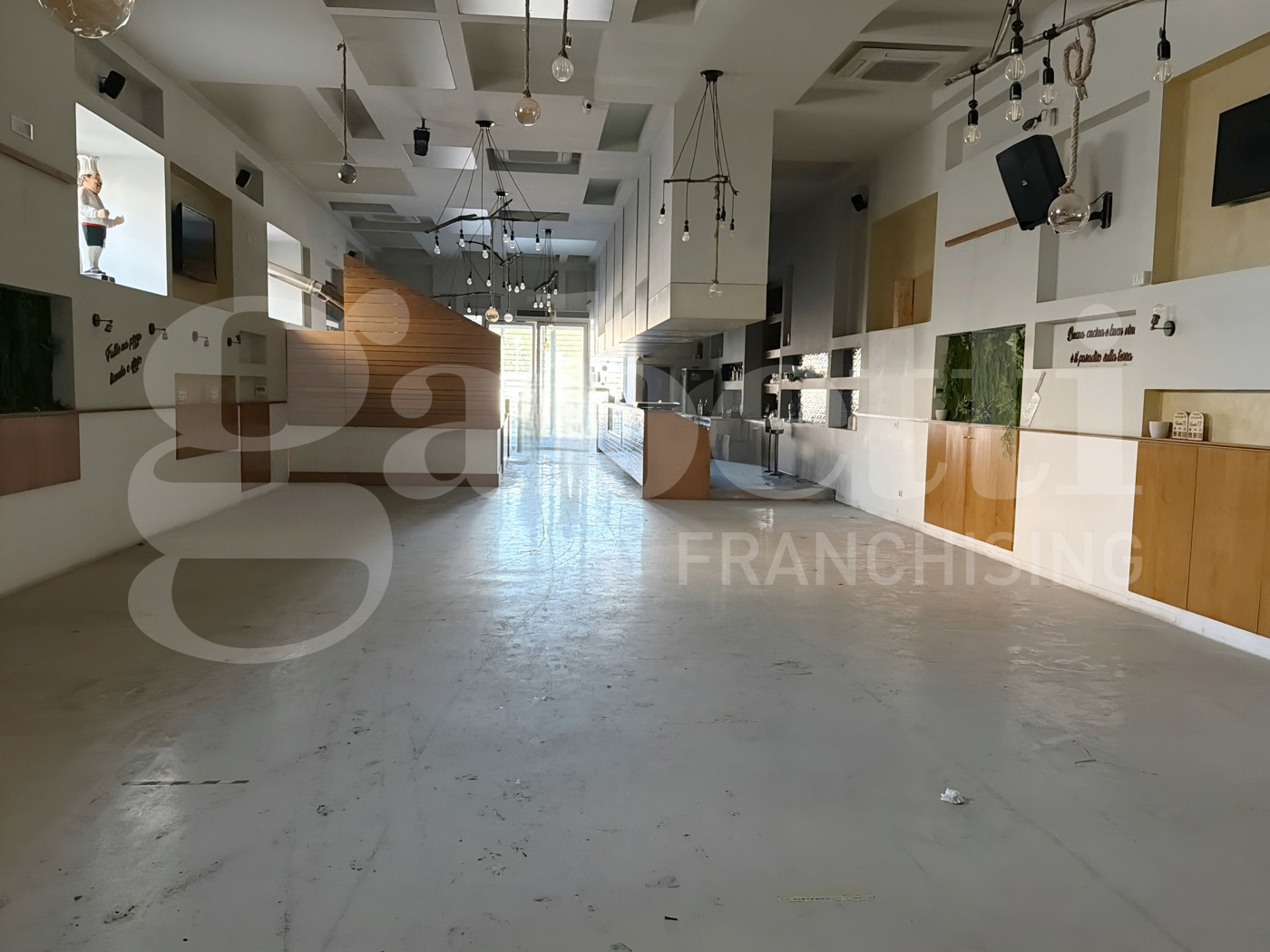 Negozio in affitto a Angri