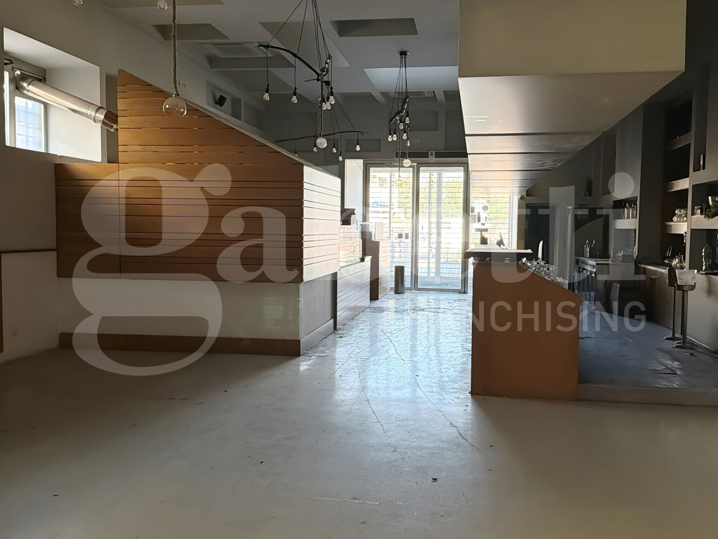 Negozio in affitto a Angri