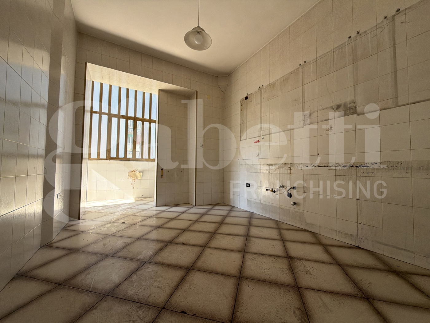 Trilocale da ristrutturare a Angri