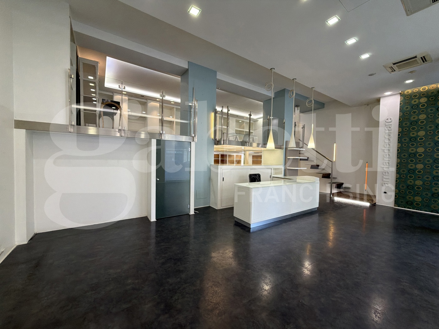 Negozio in affitto a Angri