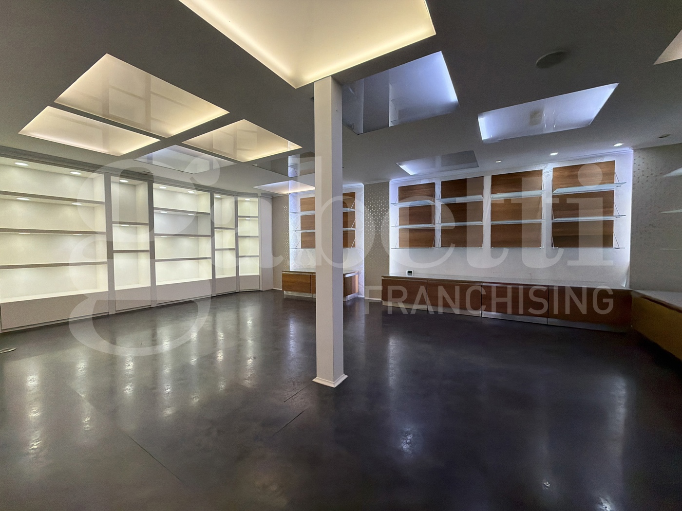 Negozio in affitto a Angri