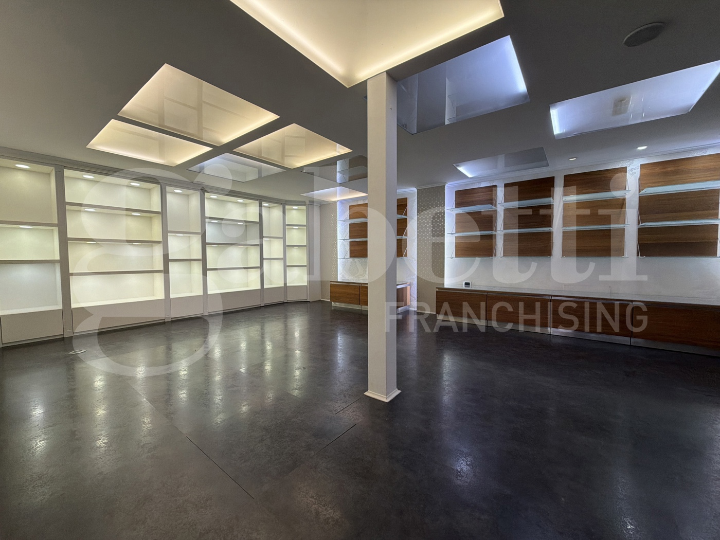 Negozio in affitto a Angri