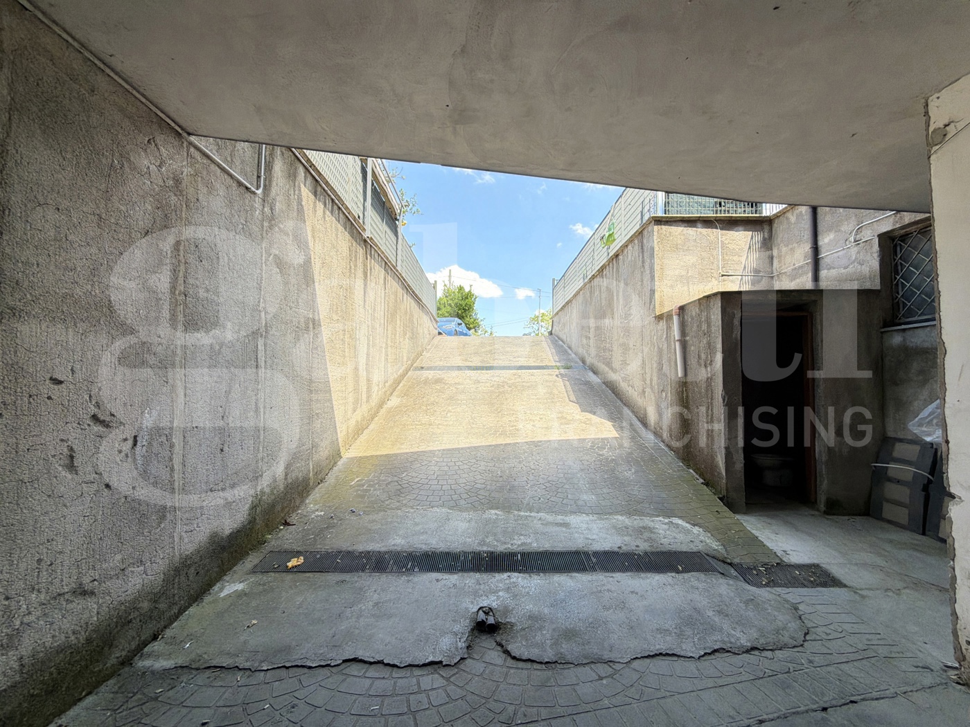 Magazzino in vendita a Angri