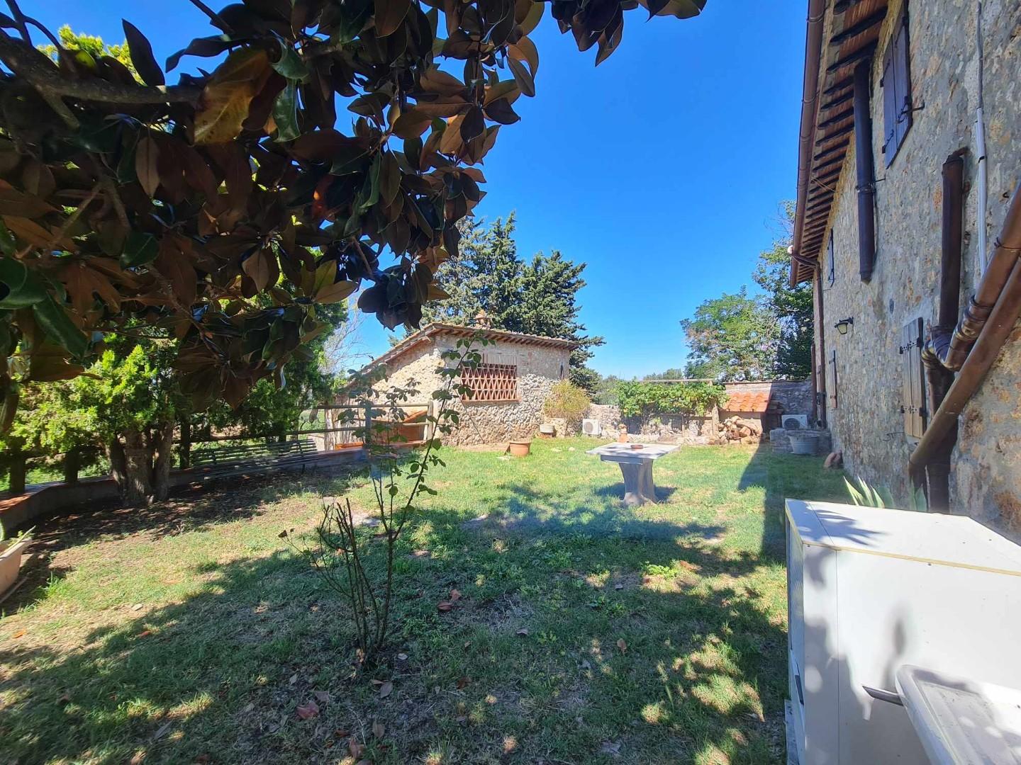 Villa con giardino a Colle di Val d'Elsa