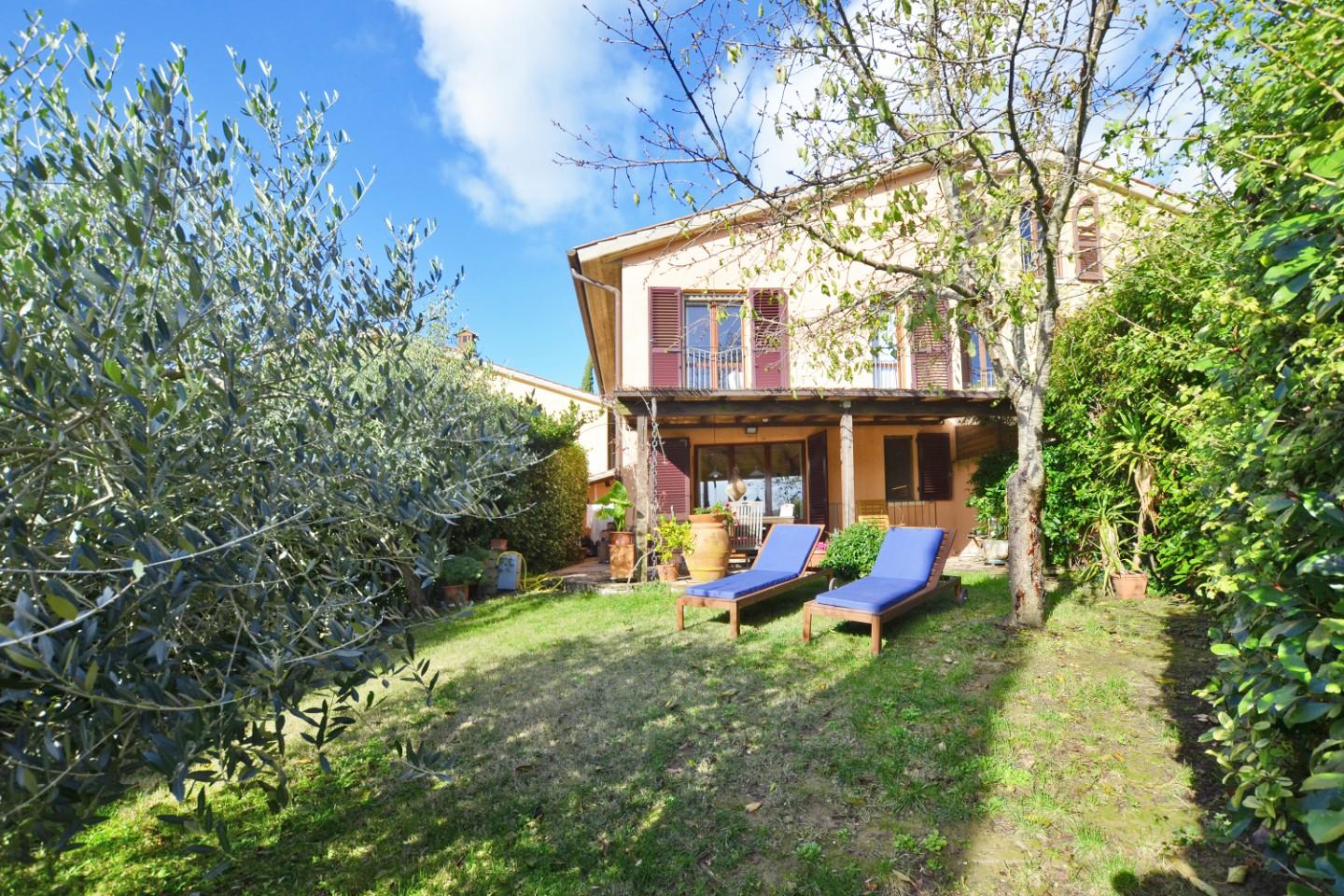 Villa con giardino a Monteriggioni