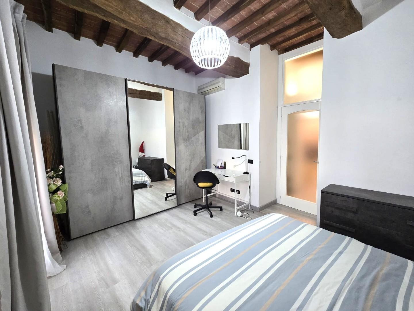 Trilocale in vendita, Colle di Val d'Elsa zona centro,colle bassa