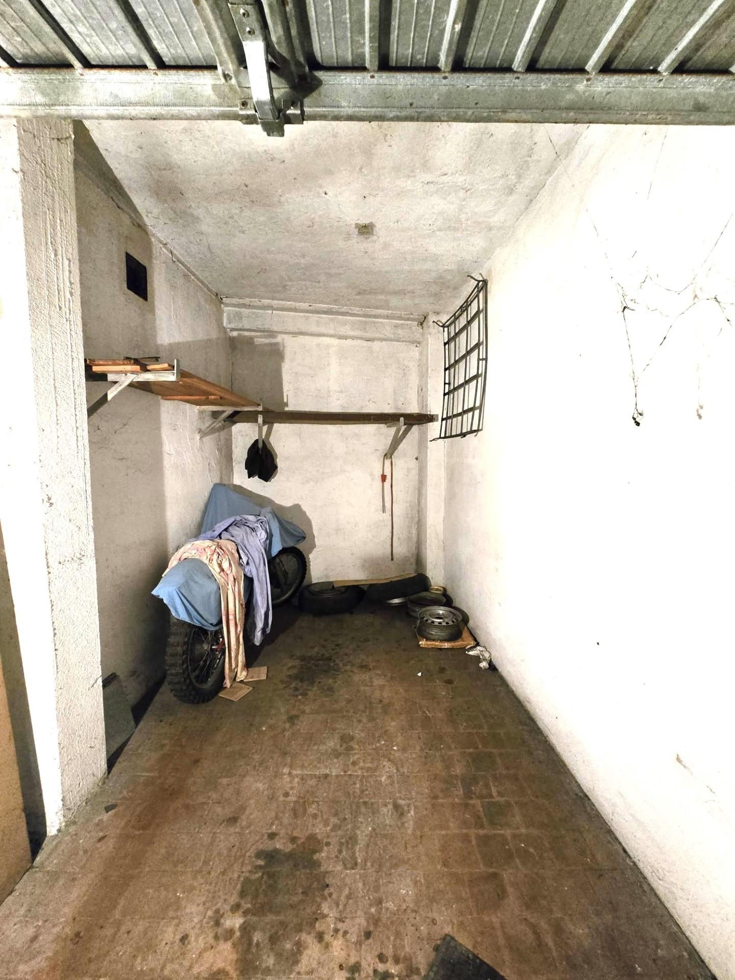 Box/Garage 15mq in vendita, Colle di Val d'Elsa campolungo