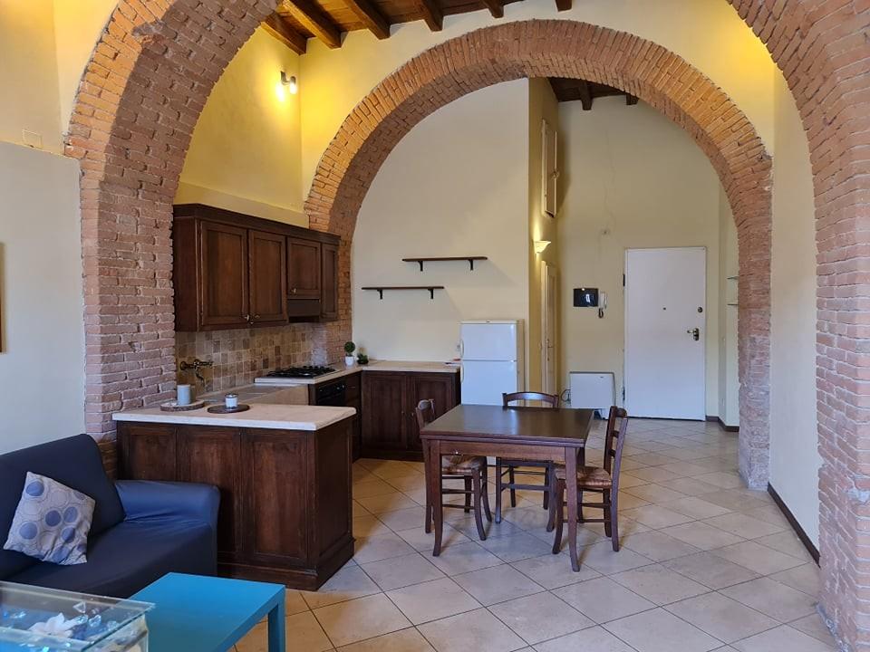 Monolocale arredato in affitto, Colle di Val d'Elsa zona centro,colle bassa