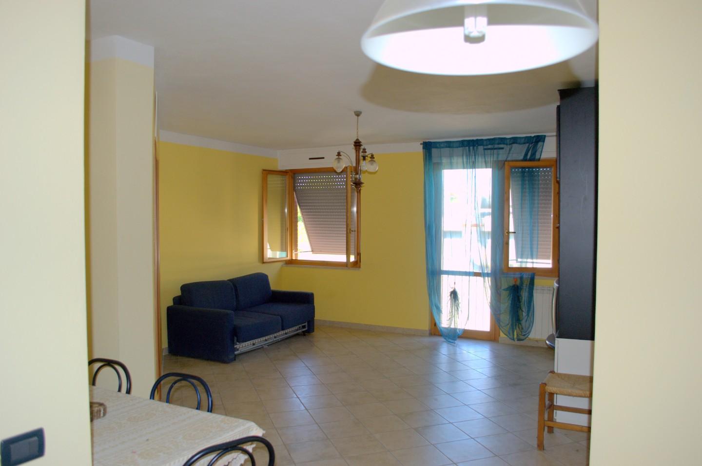 Trilocale arredato in affitto a Colle di Val d'Elsa