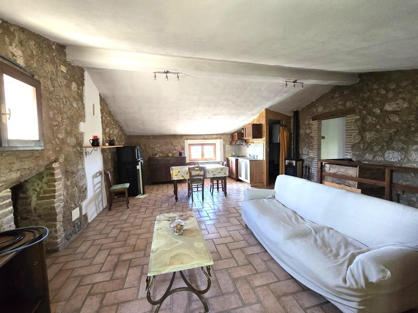 Trilocale arredato in affitto, Monteriggioni scorgiano