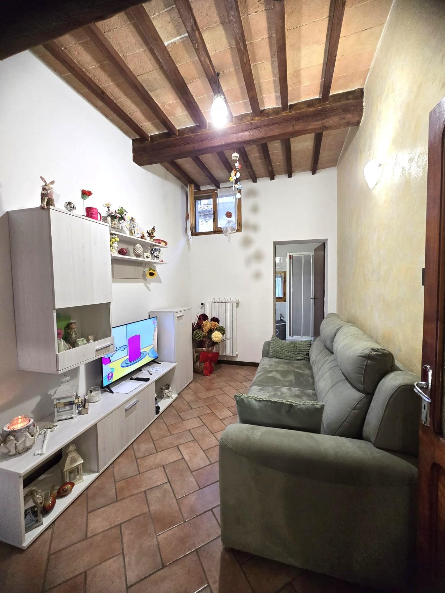 Casa indipendente in vendita, Colle di Val d'Elsa zona centro,colle bassa