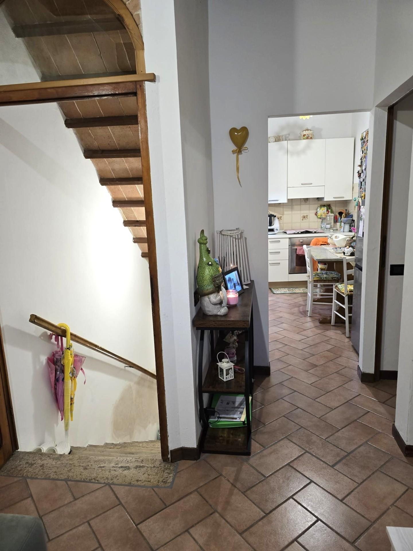 Casa indipendente in vendita, Colle di Val d'Elsa zona centro,colle bassa