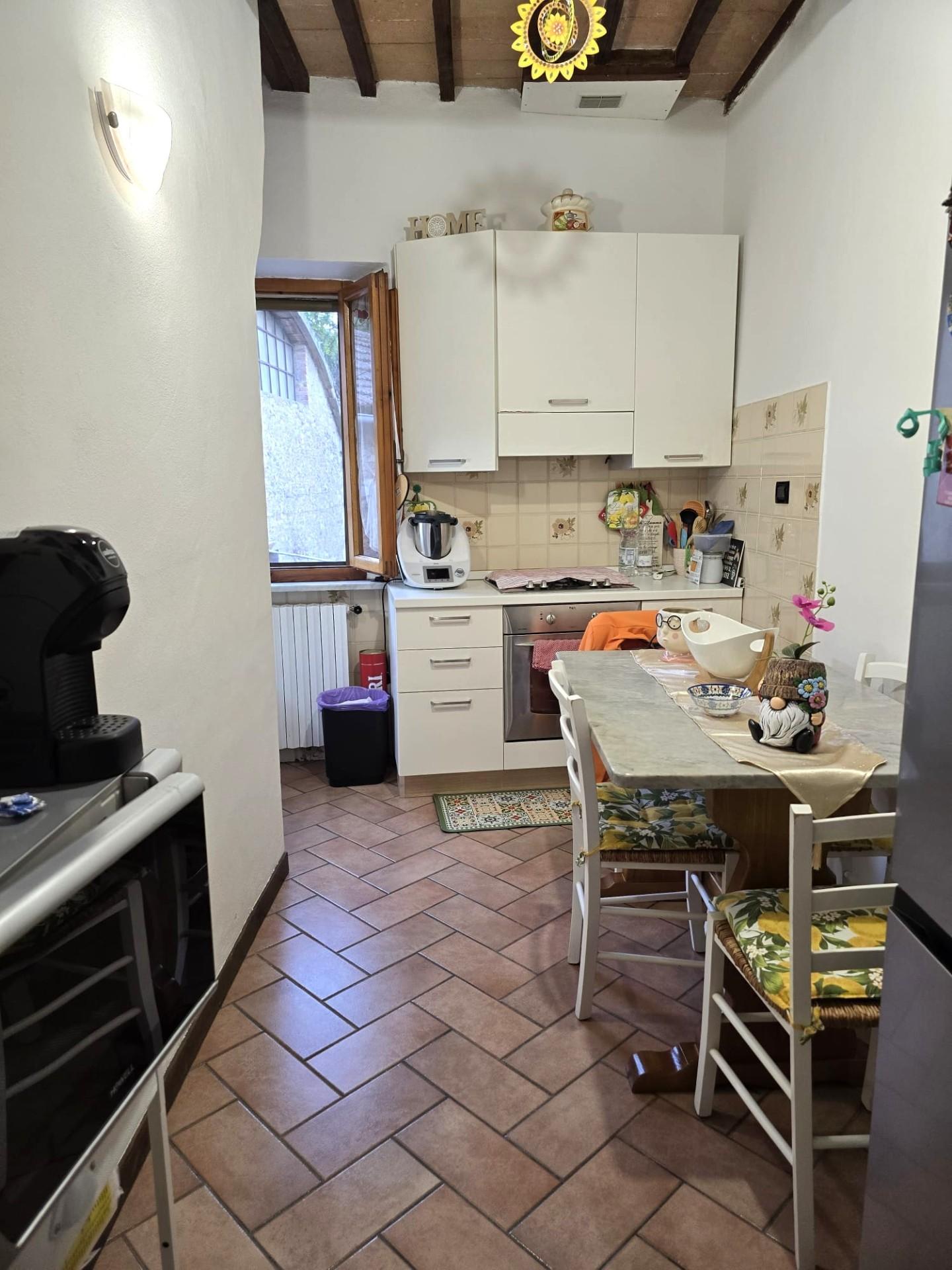 Casa indipendente in vendita, Colle di Val d'Elsa zona centro,colle bassa