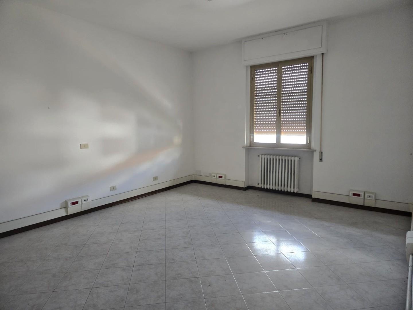 Ufficio in affitto, Colle di Val d'Elsa campolungo