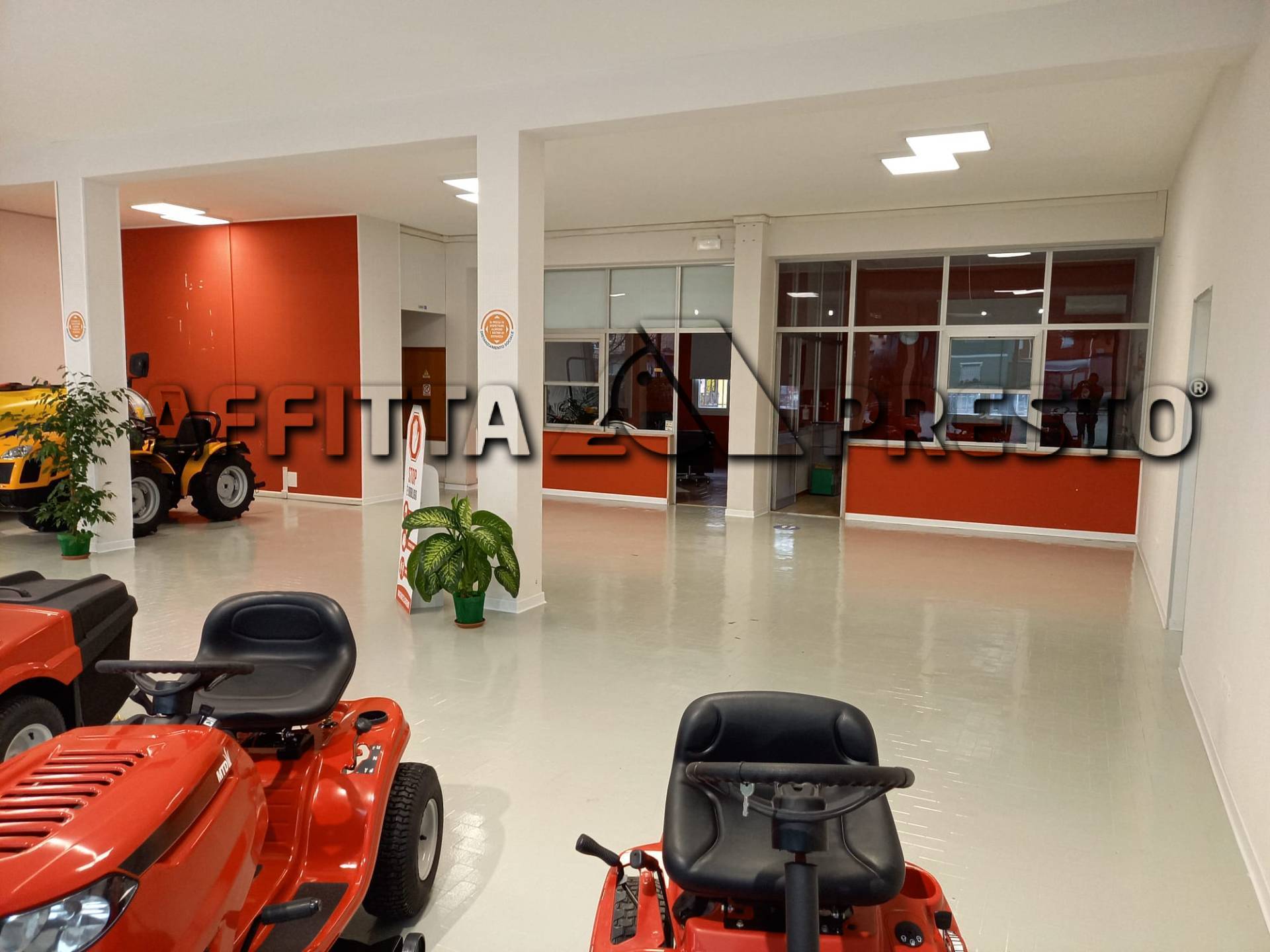 Fondo Commerciale in affitto a Cesena, Case Castagnoli