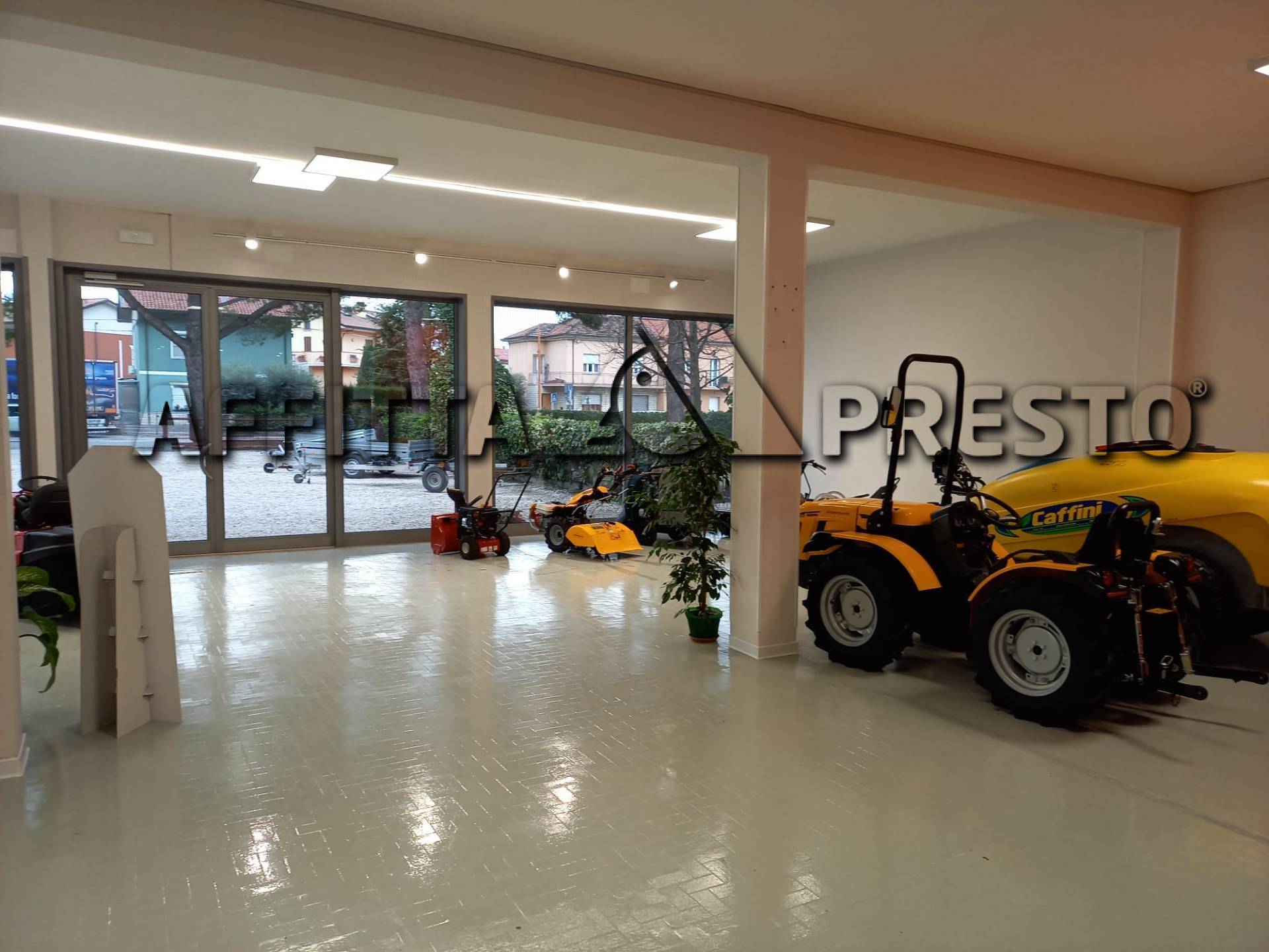 Fondo Commerciale in affitto a Cesena, Case Castagnoli