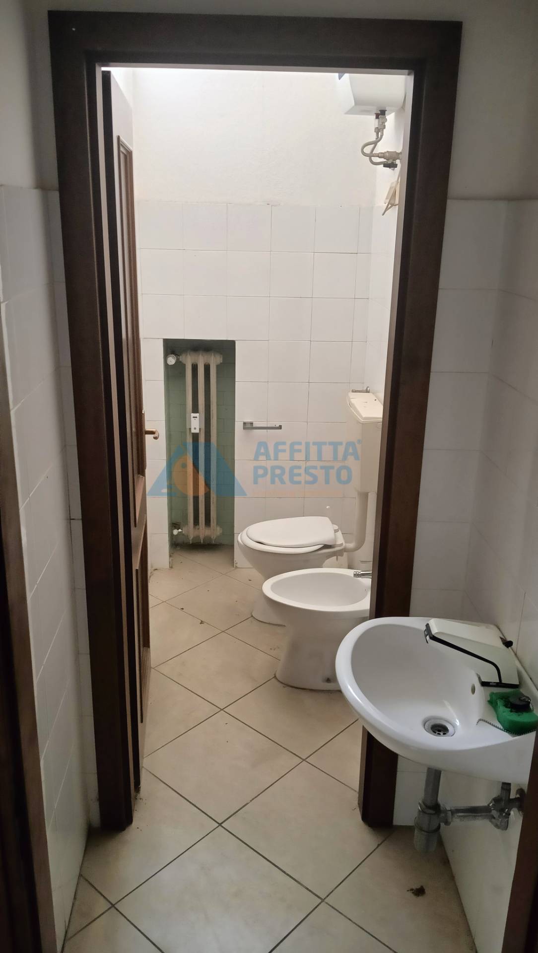 Negozio in affitto a Cesena, CENTRO STORICO