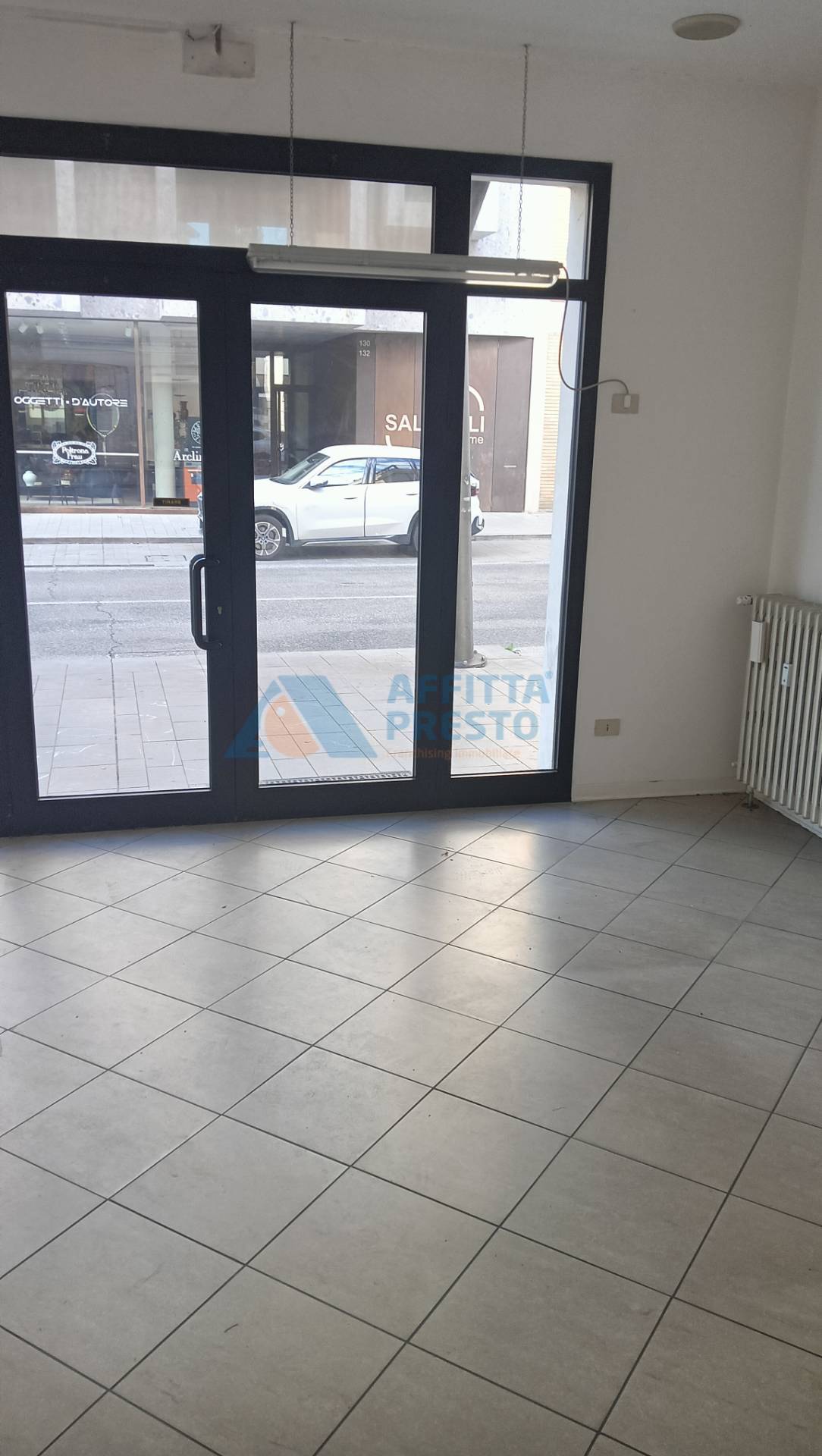 Negozio in affitto a Cesena, CENTRO STORICO