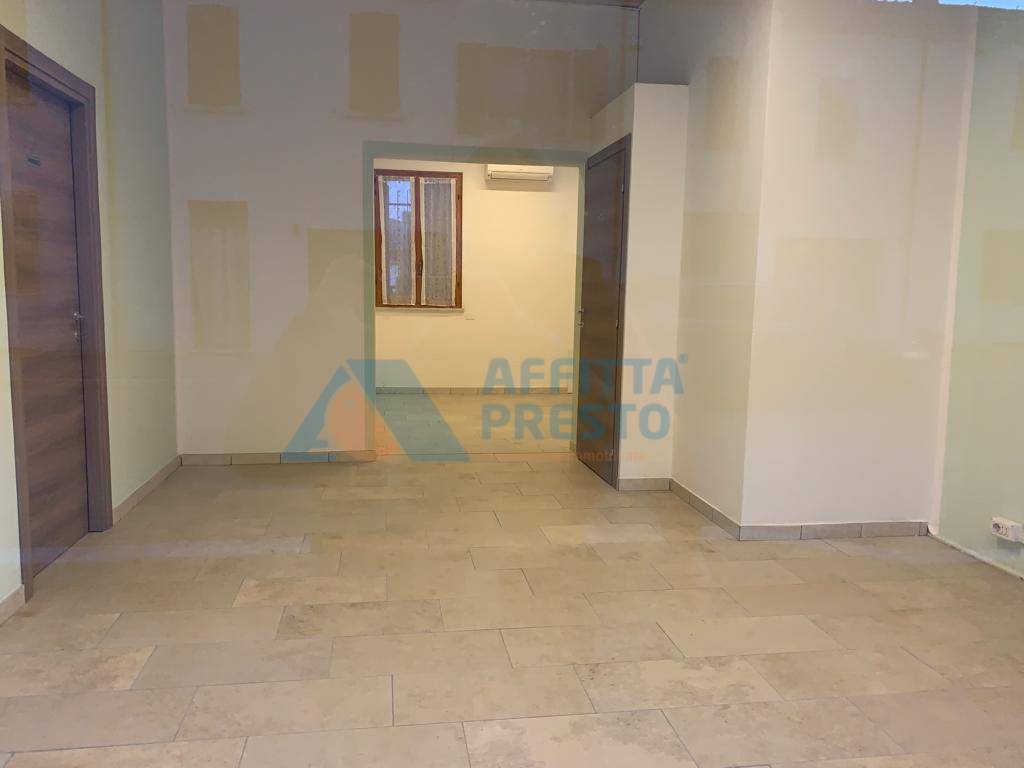 Negozio in affitto a Cesena, San Carlo