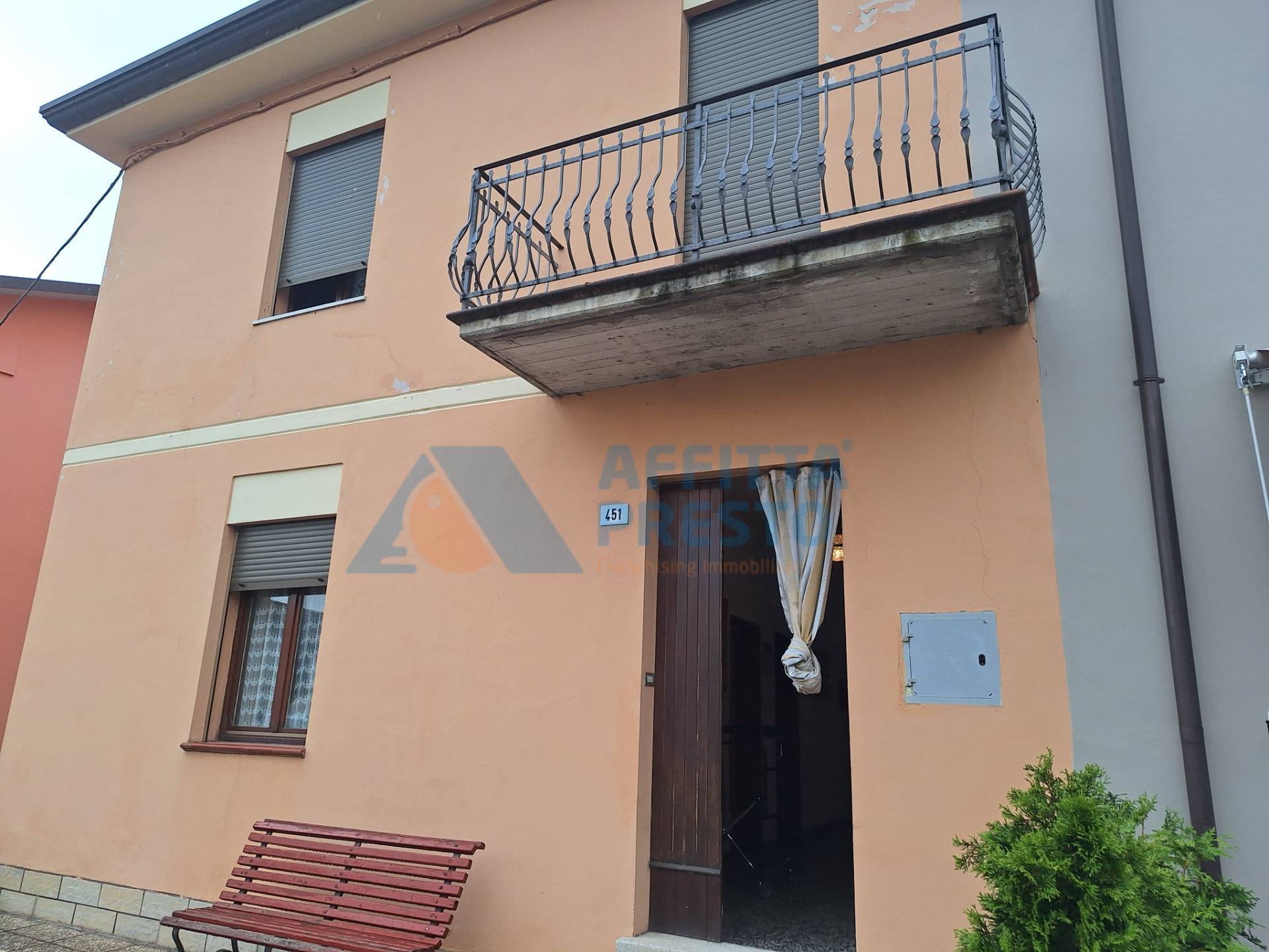 Casa semi indipendente in vendita a Cesena, Borello