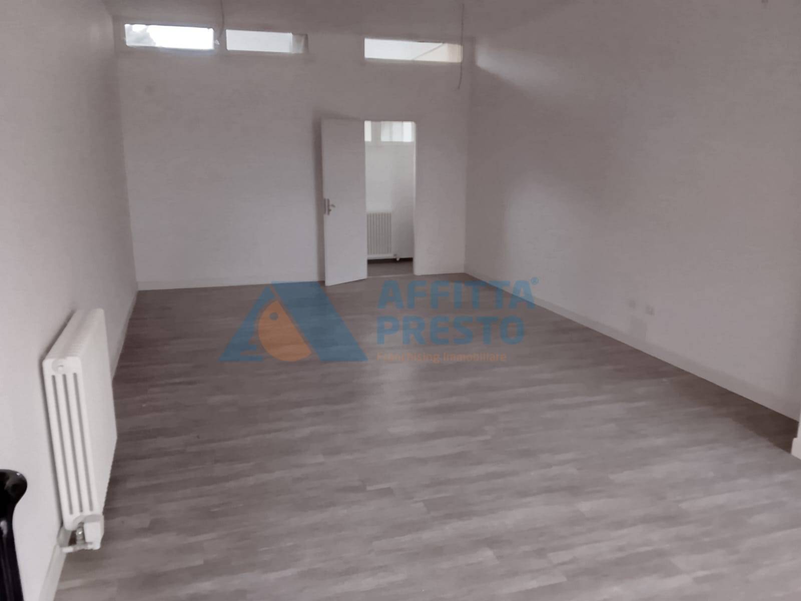 Negozio in affitto a Cesena, CENTRO STORICO