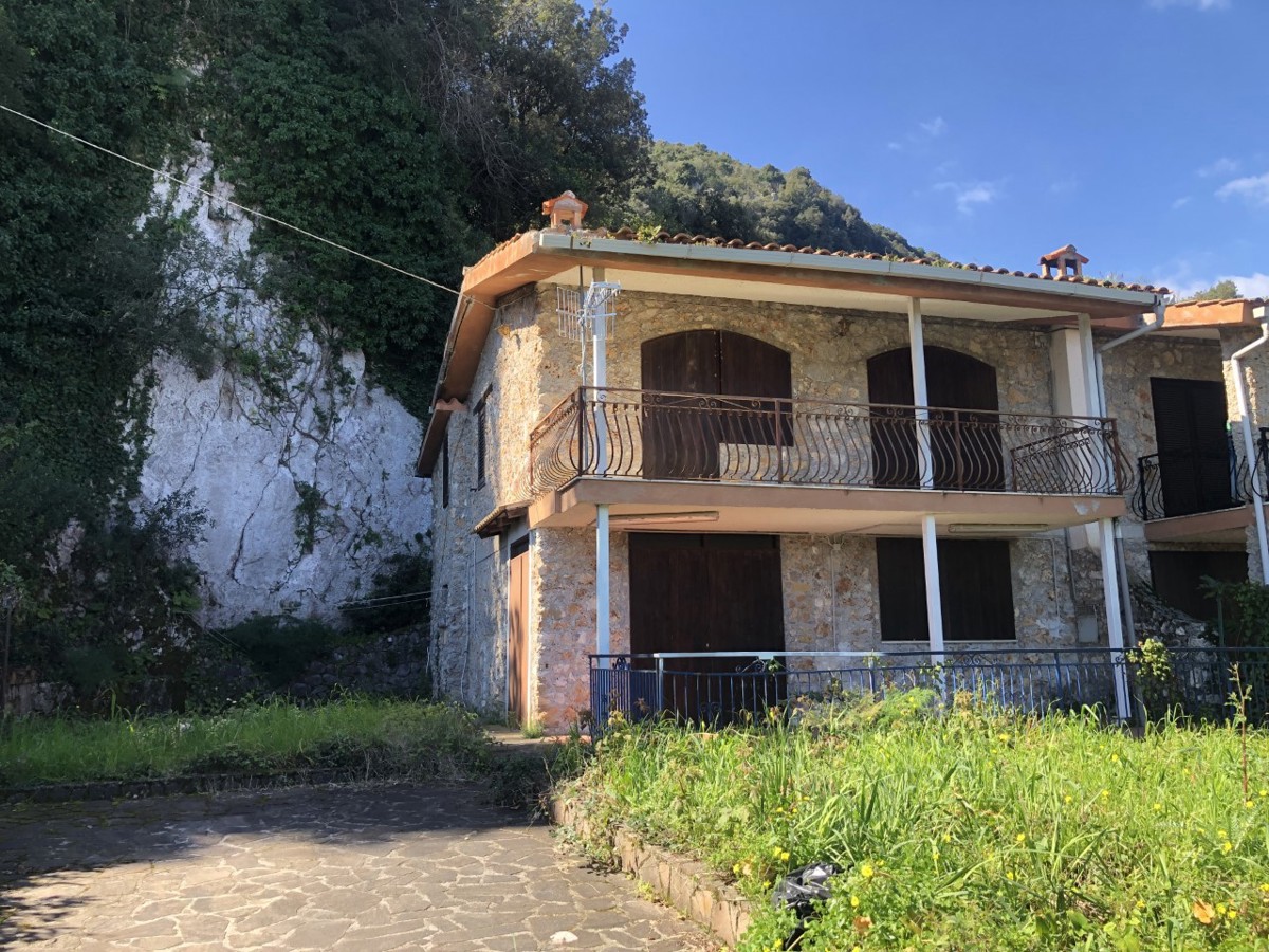 Villa Bifamiliare in vendita a San Giovanni a Piro