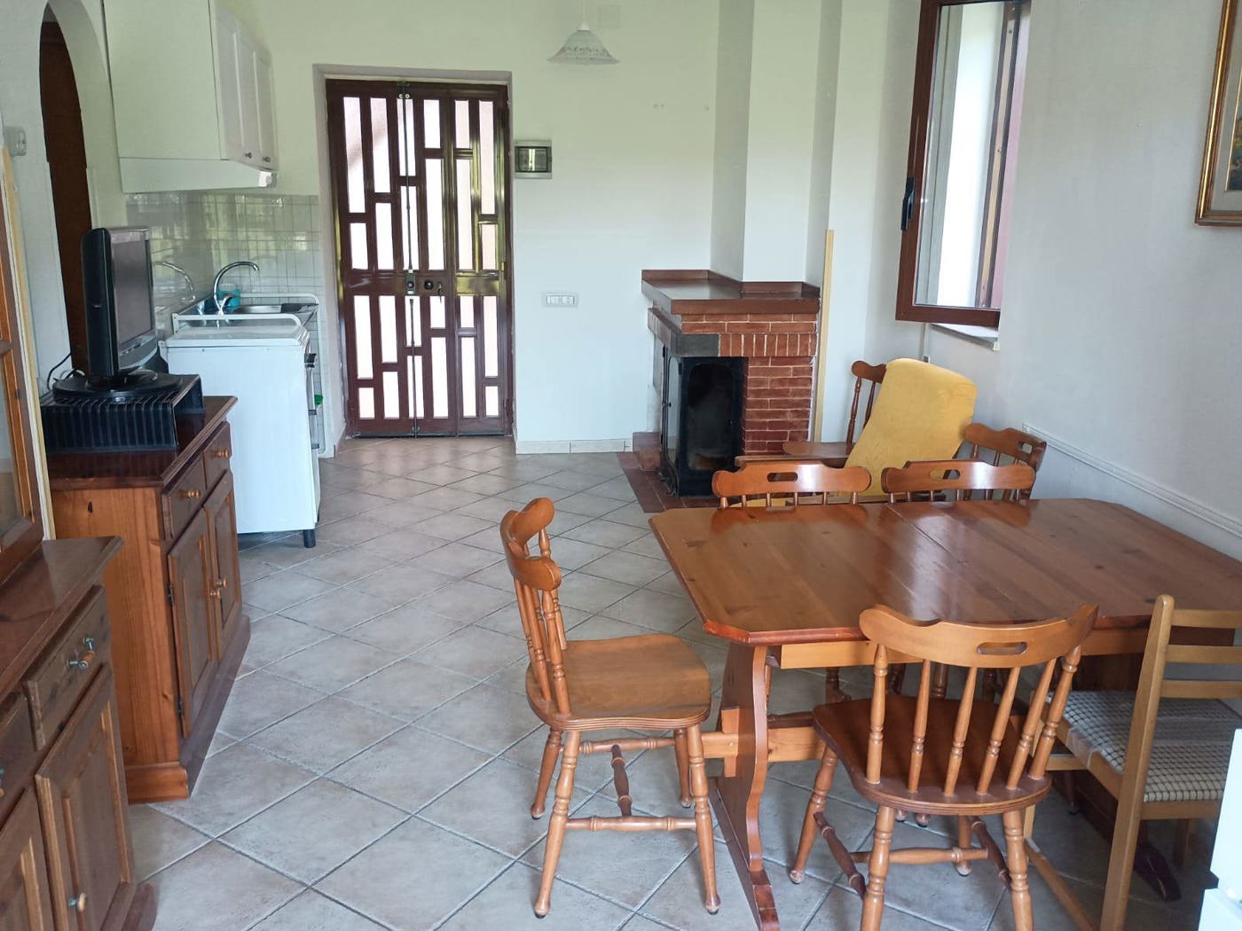 Trilocale arredato in affitto a Casaletto Spartano