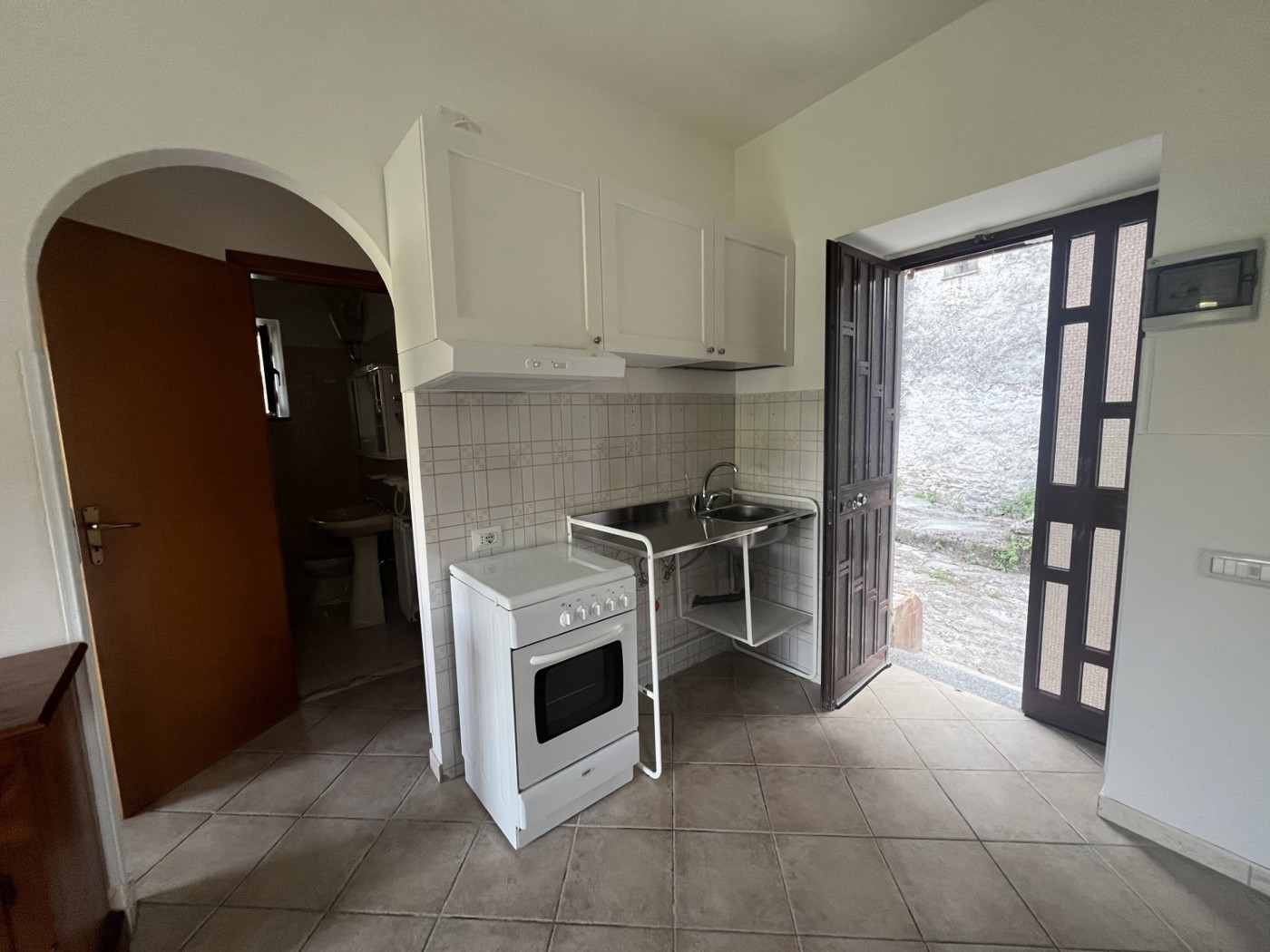 Trilocale arredato in affitto a Casaletto Spartano