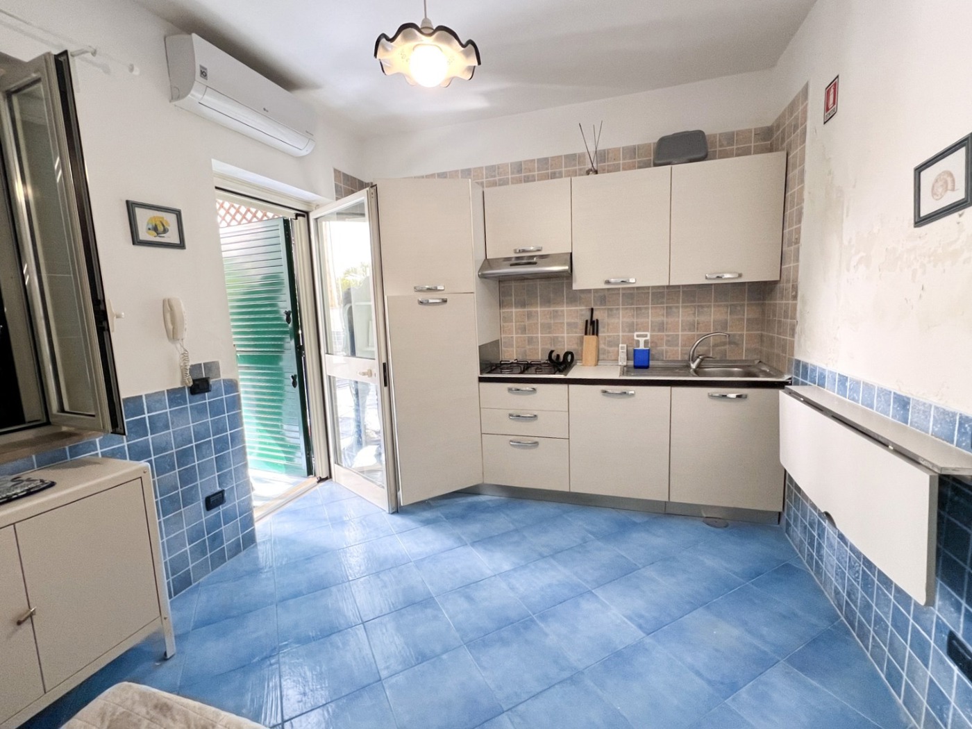 Bilocale in vendita a Santa Marina