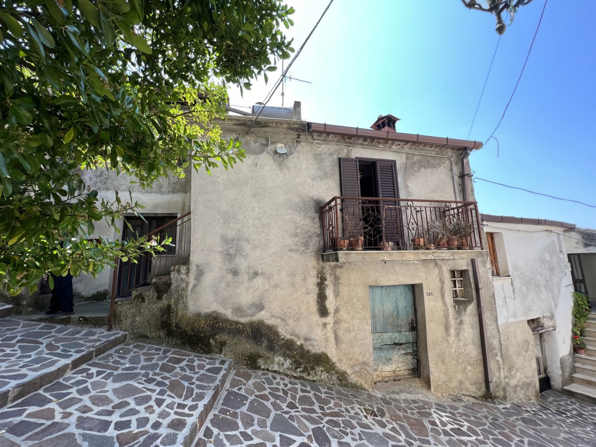 Casa indipendente con giardino a Ispani