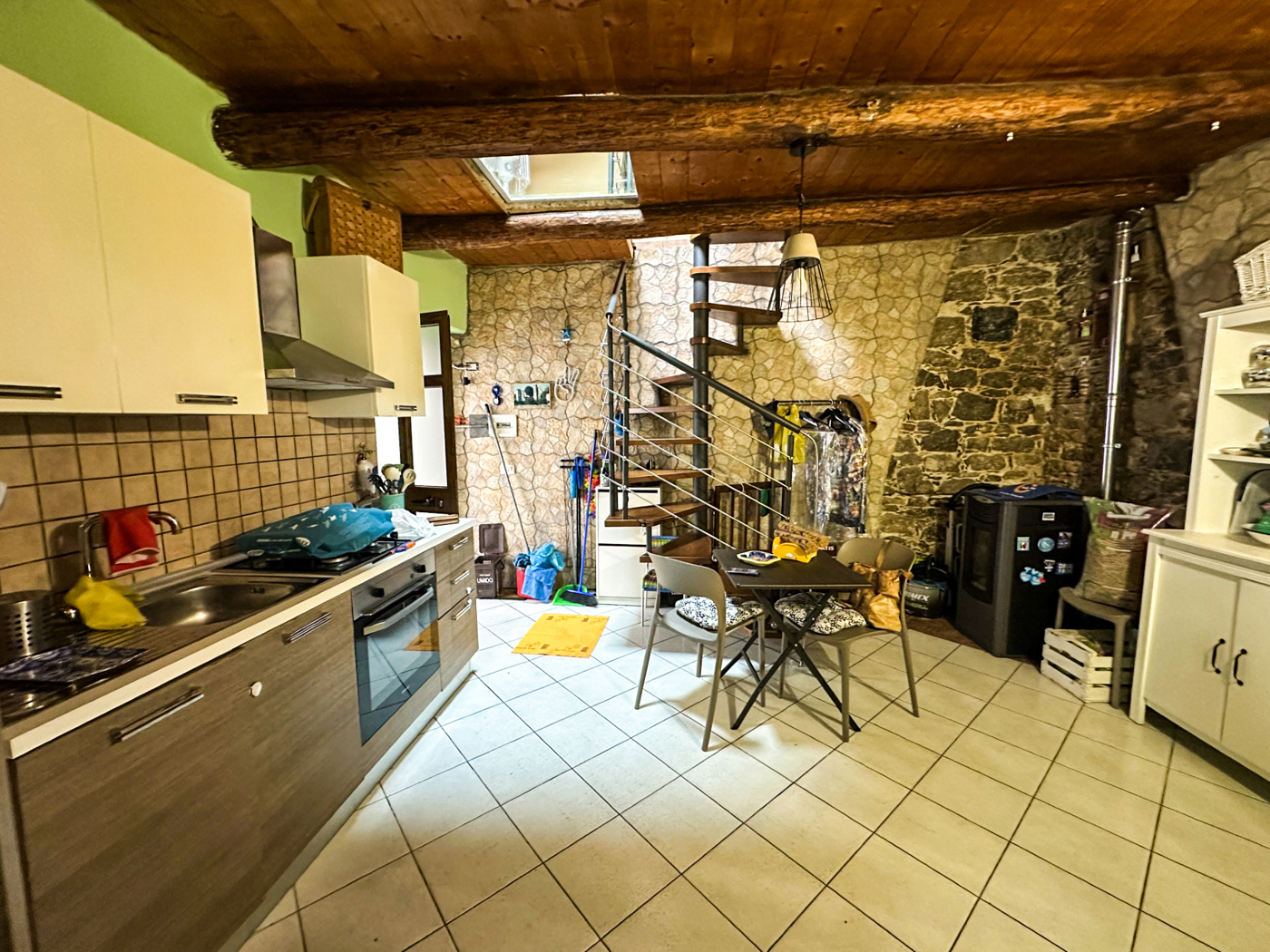 Trilocale in vendita a Caselle in Pittari