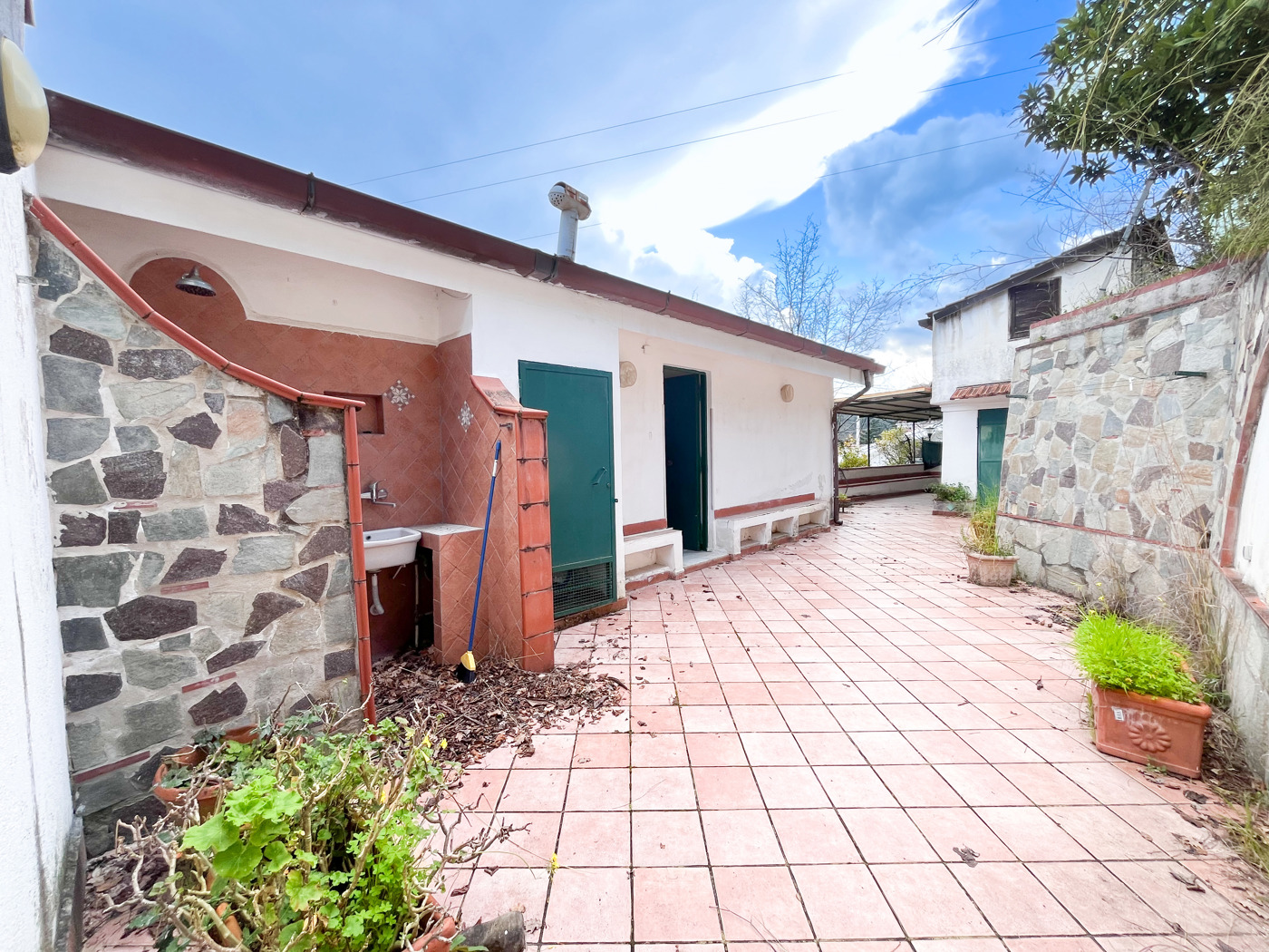 Trilocale con giardino a Vibonati
