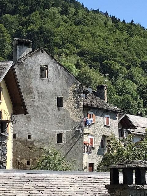 Casa indipendente da ristrutturare a Premia