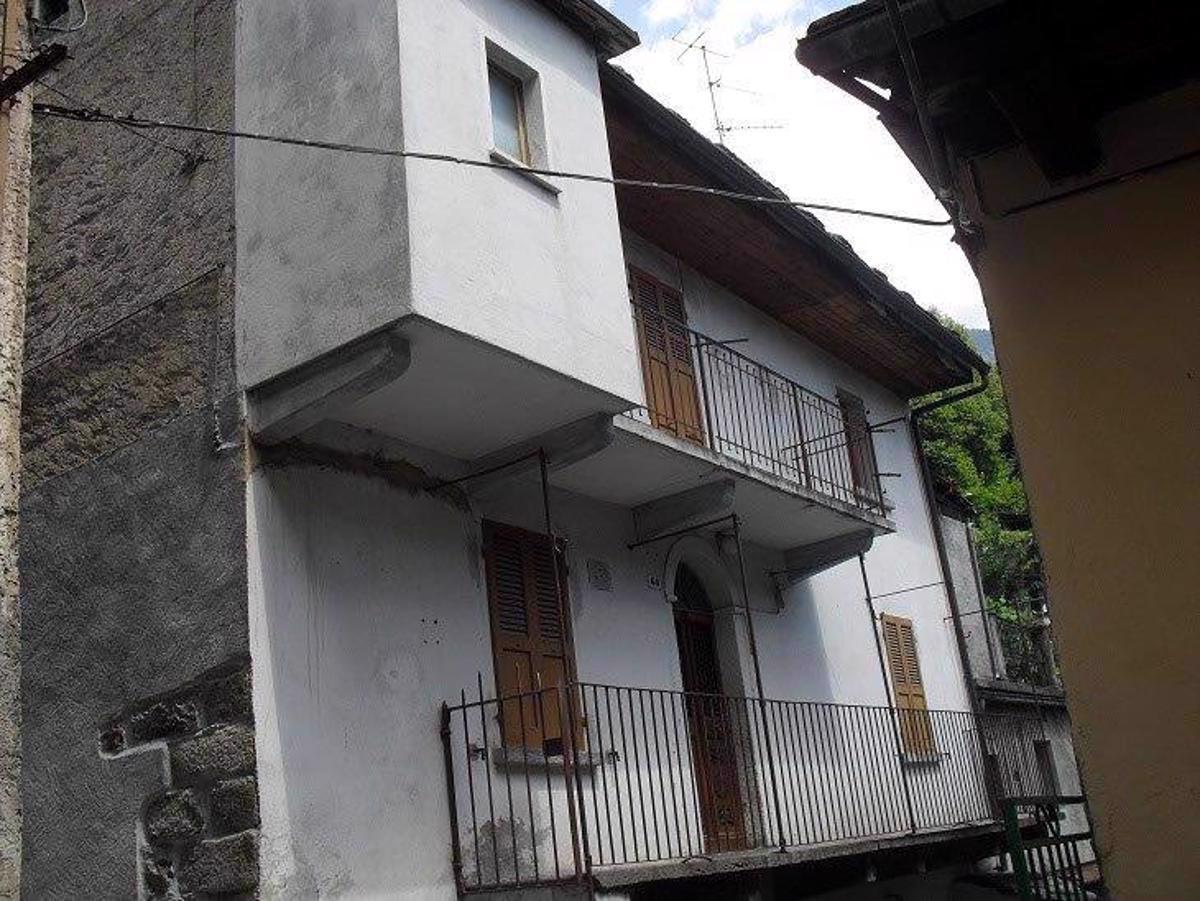Casa indipendente in vendita a Varzo