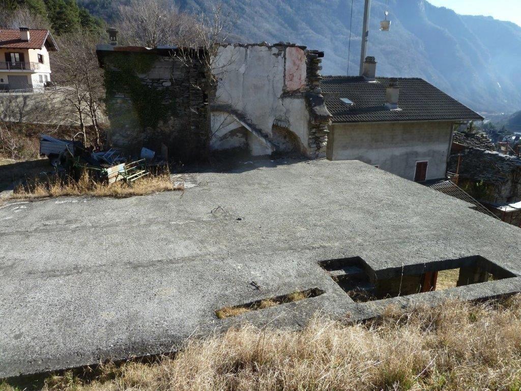Casa indipendente con giardino a Varzo