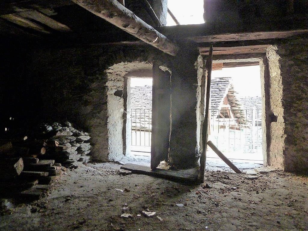 Trilocale da ristrutturare a Varzo