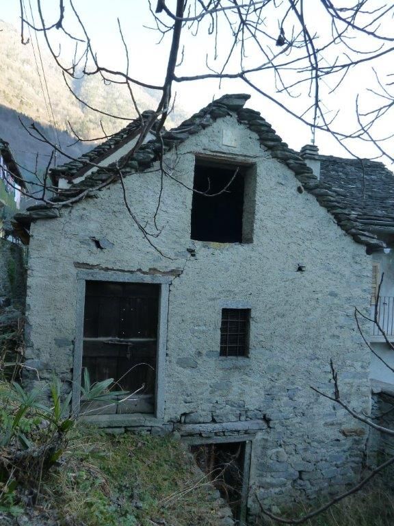 Casa indipendente con giardino a Varzo