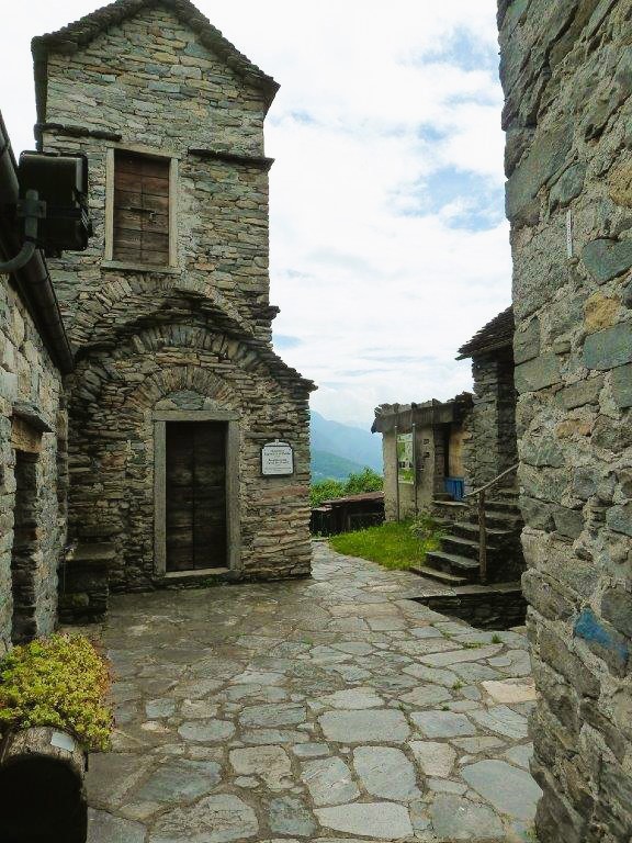 Rustico con giardino a Montecrestese