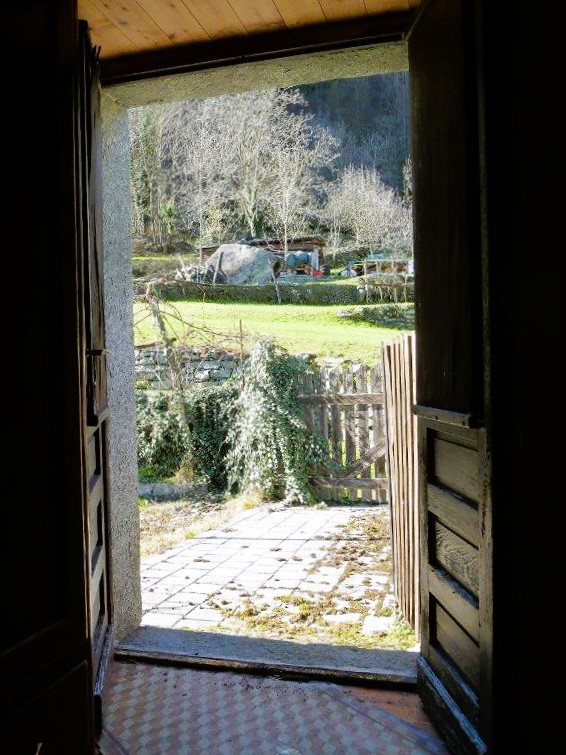 Rustico con giardino a Crodo